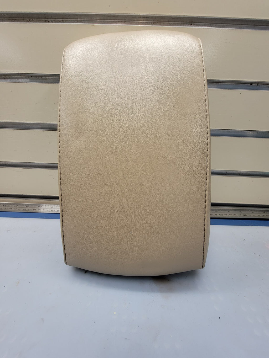 🔥2004-2006 Nissan Maxima Center Console Armrest Cover Lid Assembly TAN