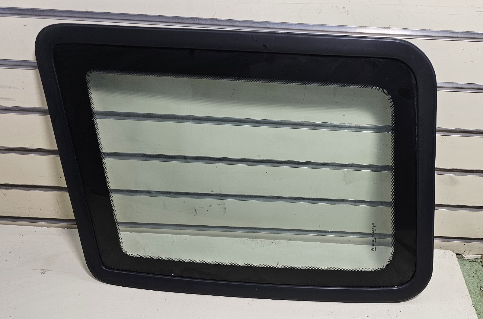 92-96 FORD F-150 F-250 F-350 Rear Side RH Window Passenger Quarter Glass Fits
