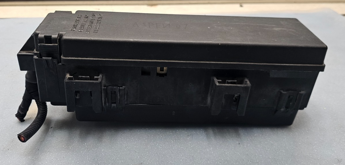 🔥2007 Chrysler Aspen Dodge Durango Engine TIPM Fuse Box Power Module OEM