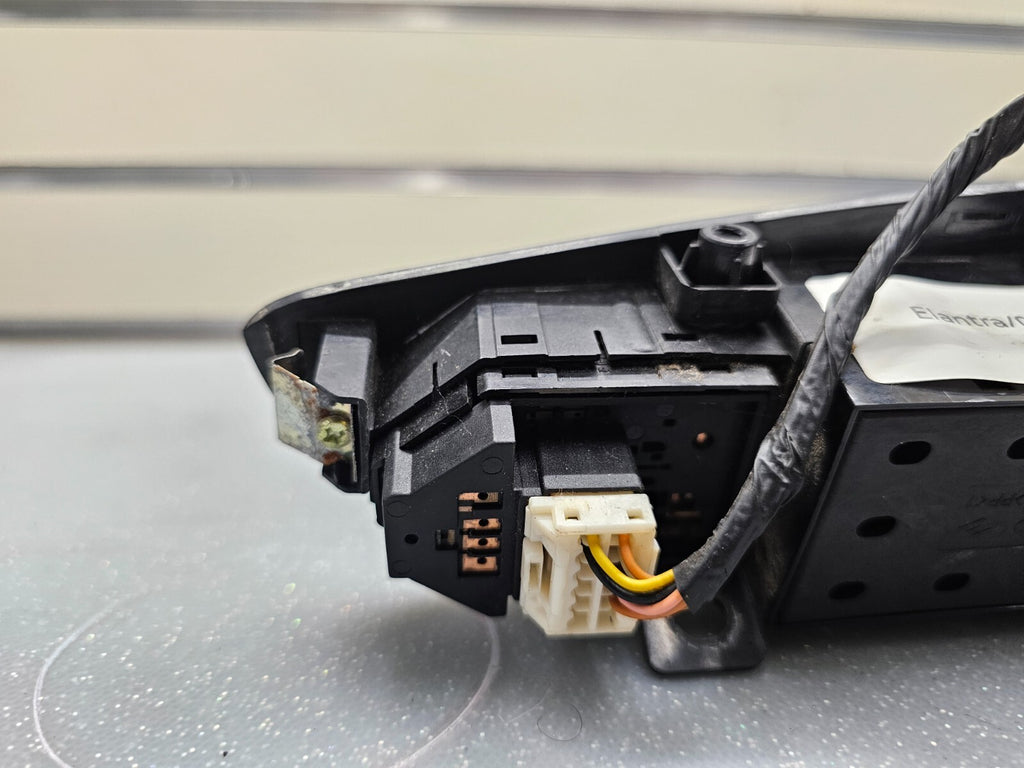 07-10 Hyundai Elantra Power Left Driver Master Main Window Switch Assembly Black