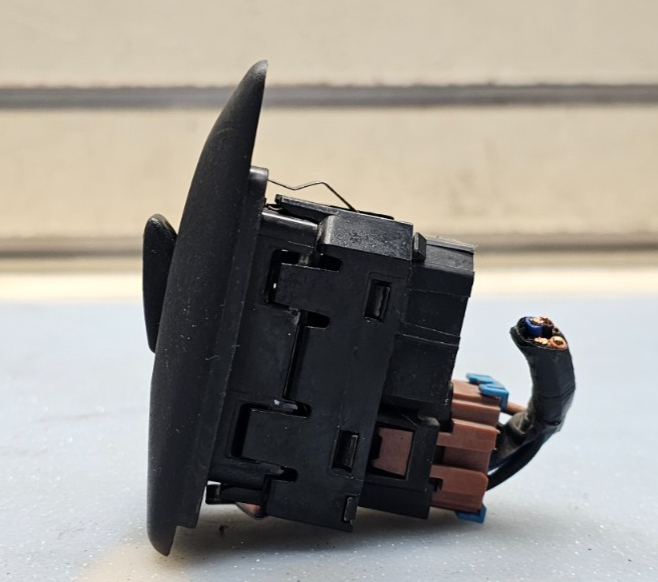 03-06 Silverado Tahoe Suburban Yukon Sierra Right Rear Window Door Switch Black