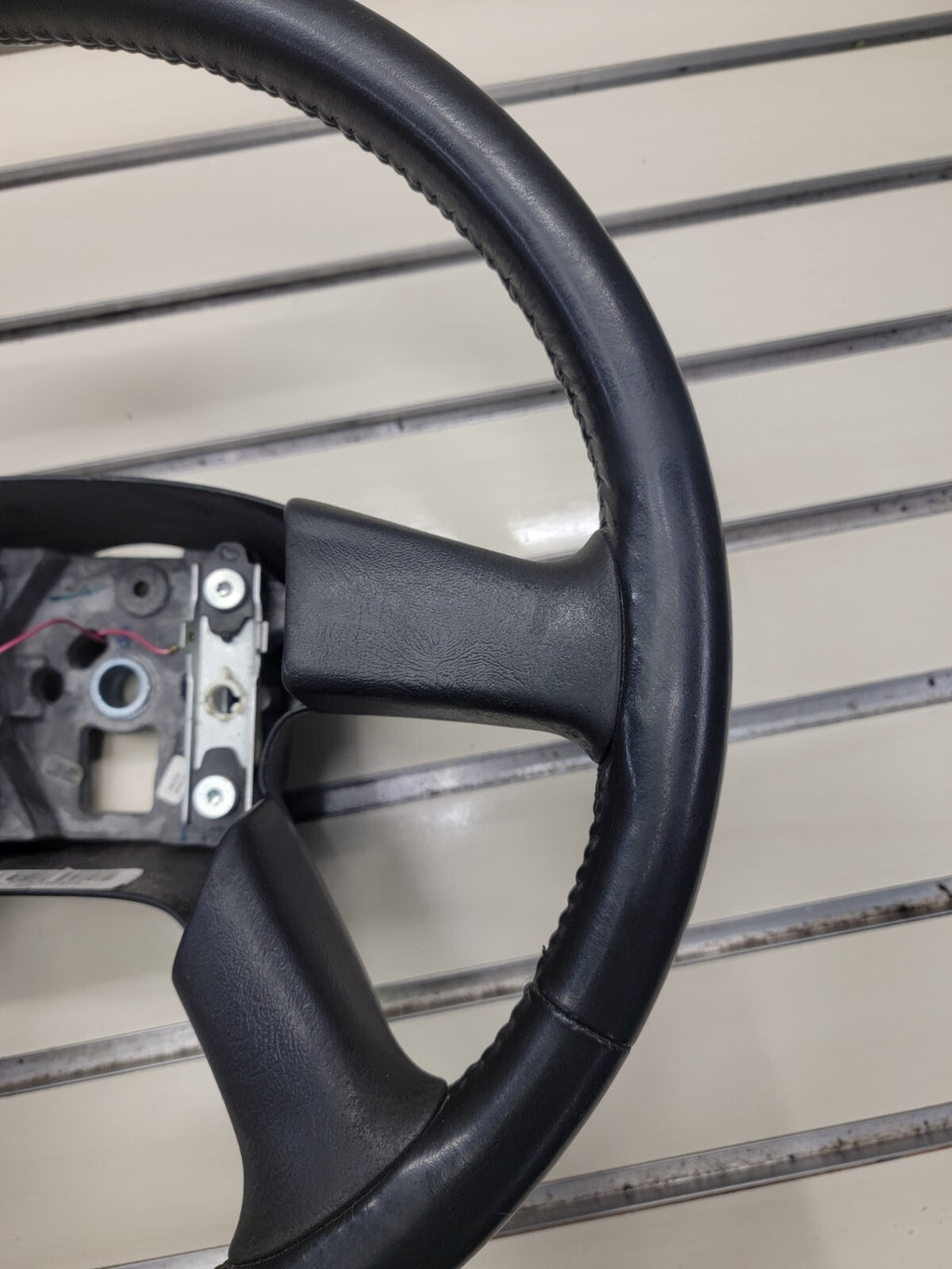 🔥03-06 SILVERADO SIERRA YUKON TAHOE SUBURBAN STEERING WHEEL LEATHER BLACK