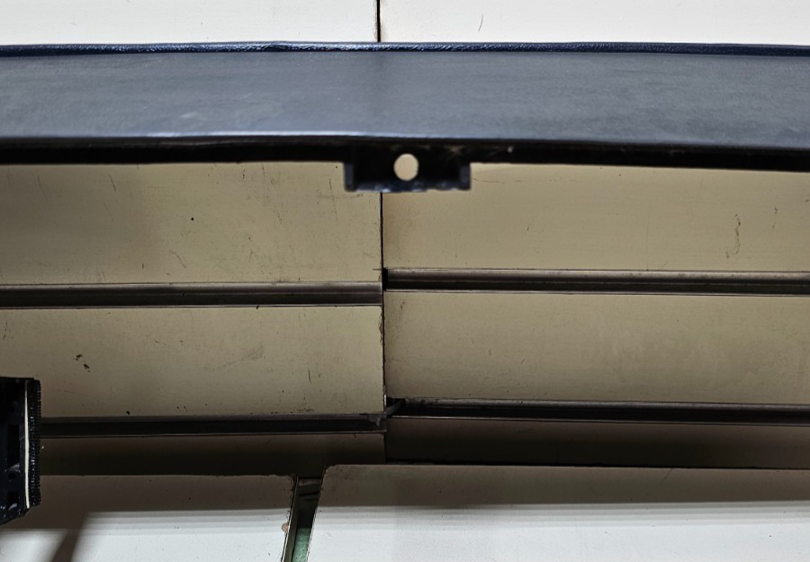 88-94 CHEVY GMC CK SUBURBAN BLAZER Instrument Cluster Gauge Dash Bezel Black C2