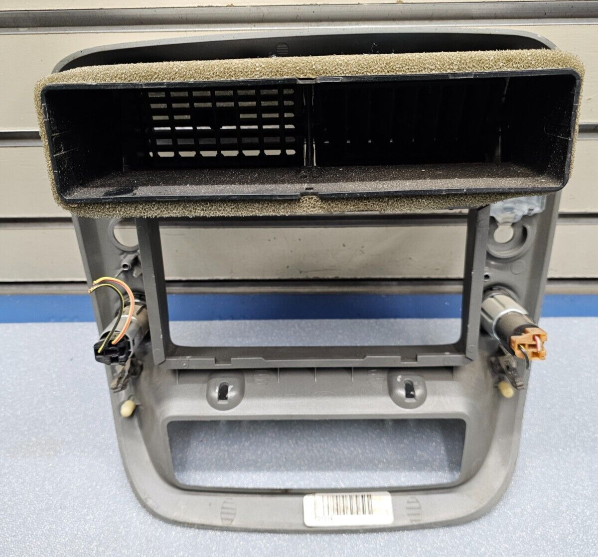 95-10 Ford Ranger EXPLORER Center Dash Radio Trim Surround Bezel Trim SILVER B2