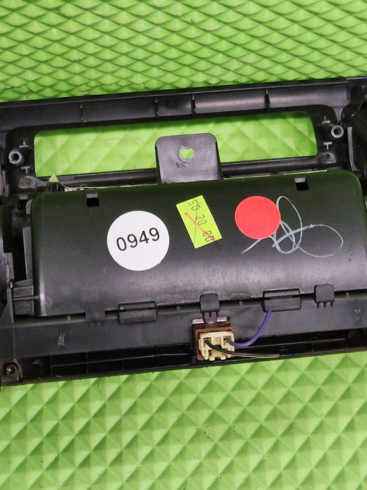 05-09 Subaru Legacy Outback Center Dash Trim Bezel Vents Clock Storage OEM B31