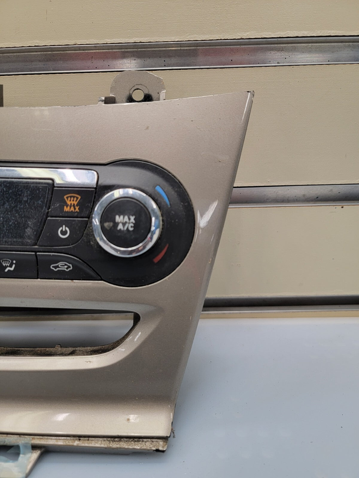 🔥12-14 FORD FOCUS A/C HEATER CLIMATE CONTROL Dash Bezel Temperature Tan OEM