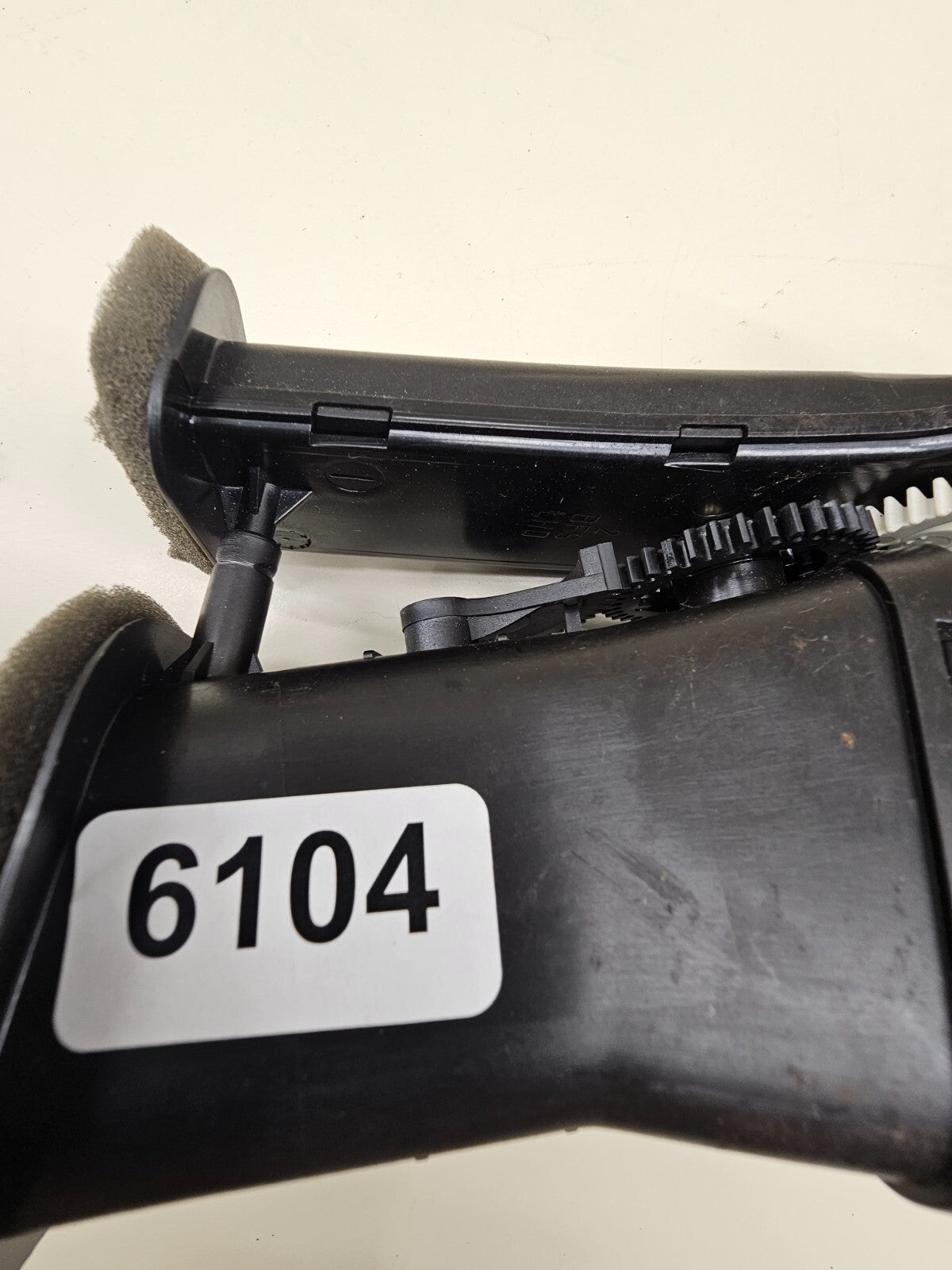 02-08 Jaguar X-Type Right Passenger Outer Dash Front Center Air Vent Heater OEM