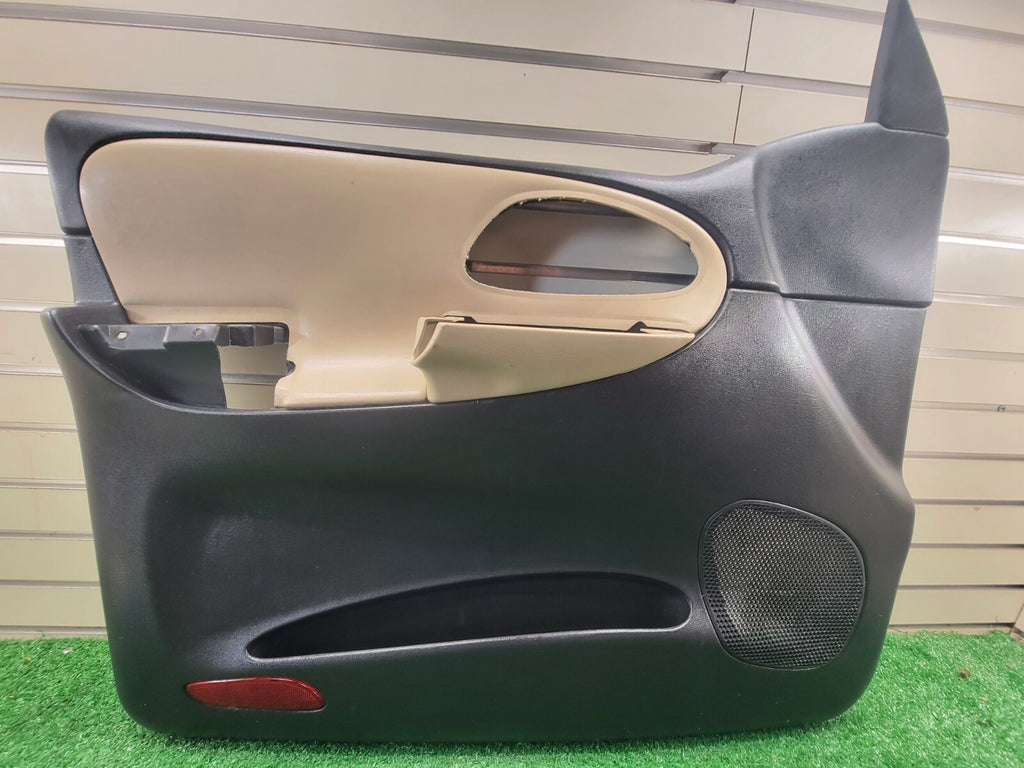 🔥2002-2009 CHEVY TRAILBLAZER Door Panel  Front LEFT DRIVER armrest BLACK/TAN D8
