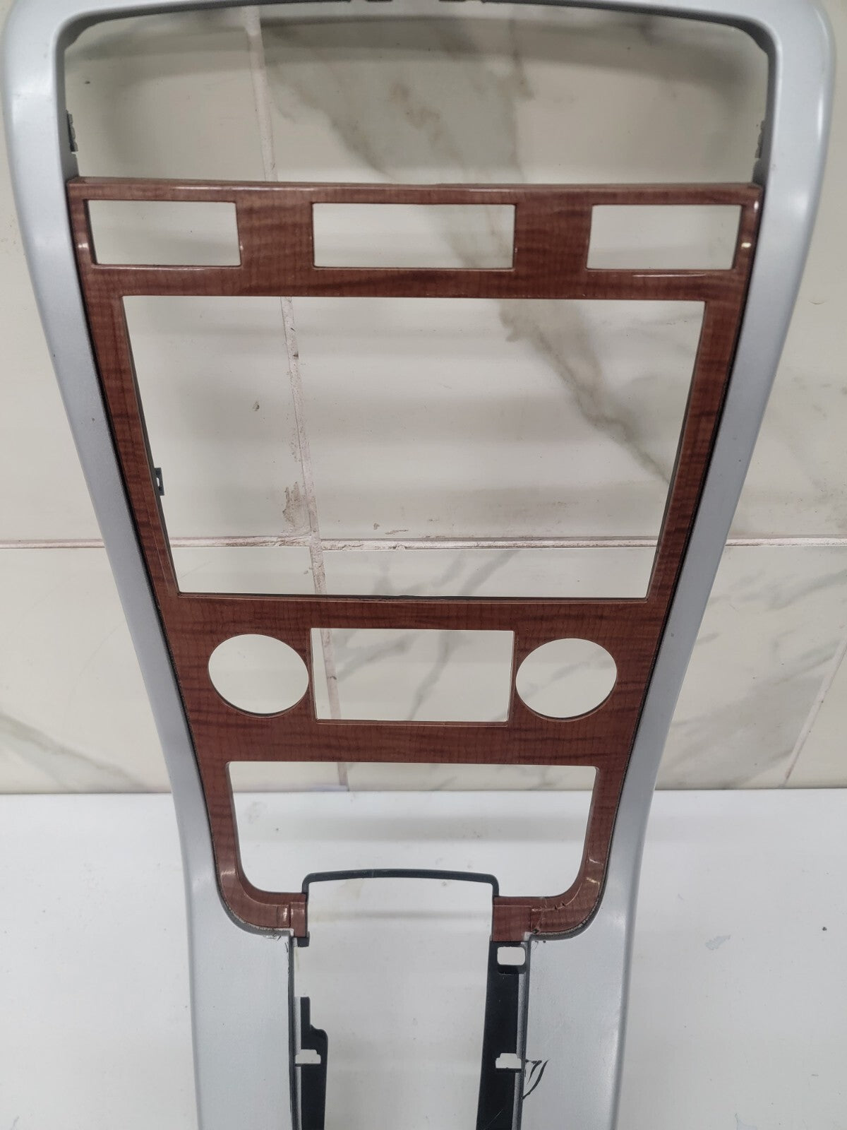 07-09 Chevrolet Equinox Center Dash Radio Climate Bezel Surround Trim silver