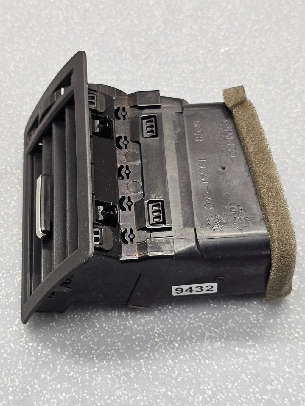 10-12 Fusion Milan Dash Front Left Driver AC Air Vent Heater Conditioner DK GRAY