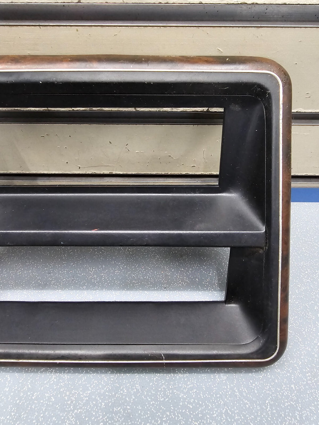 87-91 Ford F150 F250 Bronco Center Dash Radio Stereo Bezel Trim Panel Wood/Black