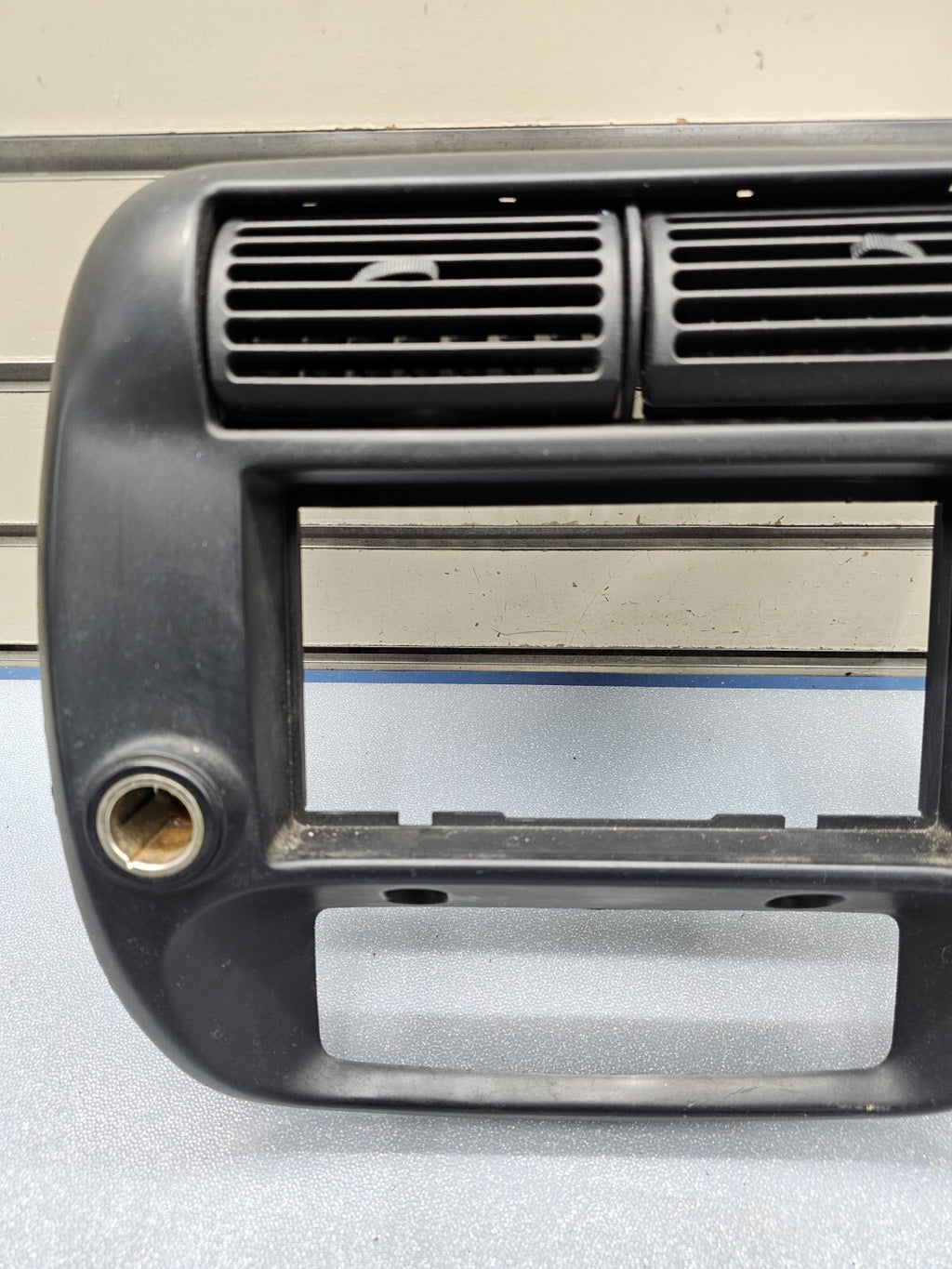 95-10 Ranger Explorer Center Dash Radio Stereo Display Bezel Trim Panel BLACK B2