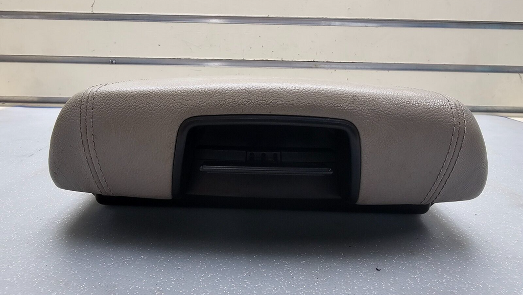 🔥15-18 KIA SEDONA Front Floor Console Lid Armrest Top Pad Storage Assembly Tan