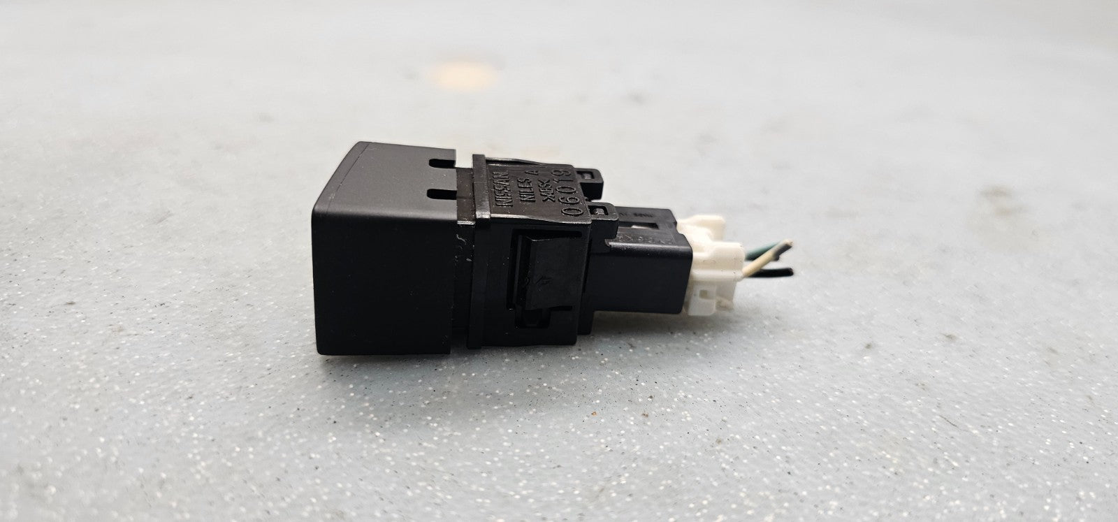 🔥07-13 Nissan Altima Hazard Emergency Warning Light Button Switch OEM