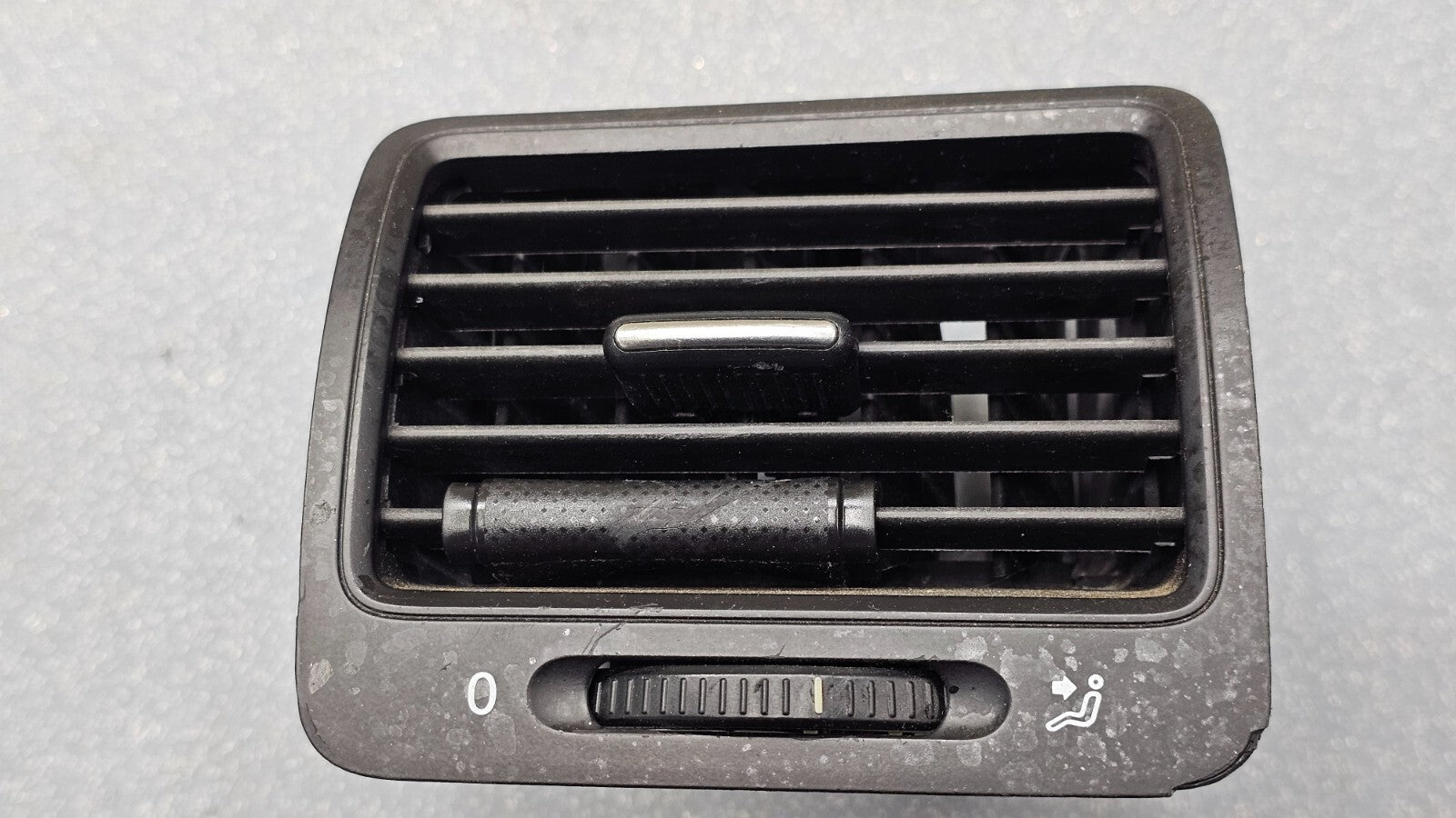 🔥06-10 VW JETTA GOLF CENTER DASH LEFT DRIVER AIR VENT HEATER CONDITIONER BLACK