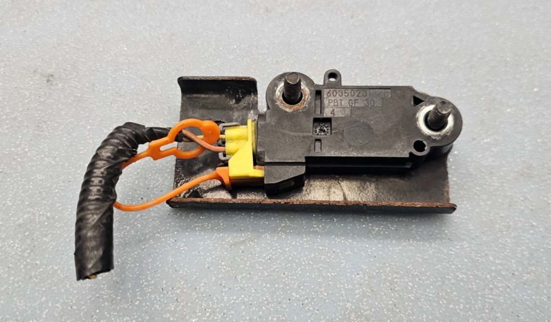 🔥06-16 impala 06-07 Monte Carlo  Inflator Restraint Front End Sensor black