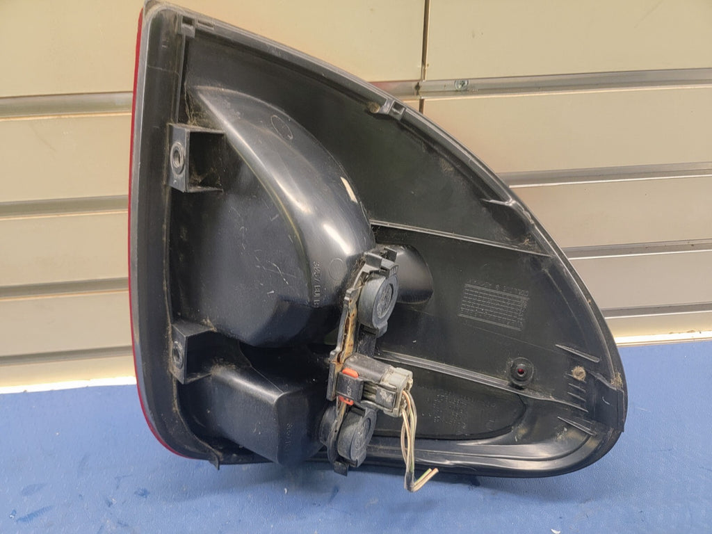 🔥2004-2007 Dodge Caravan RIGHT Tail Light Fits  OEM