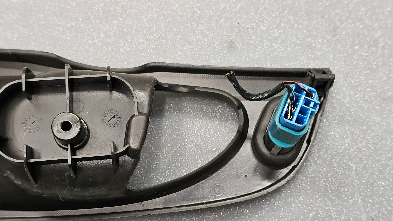 🔥00-07 Ford Focus Front Right Passenger Door Window Control Switch Lock Black