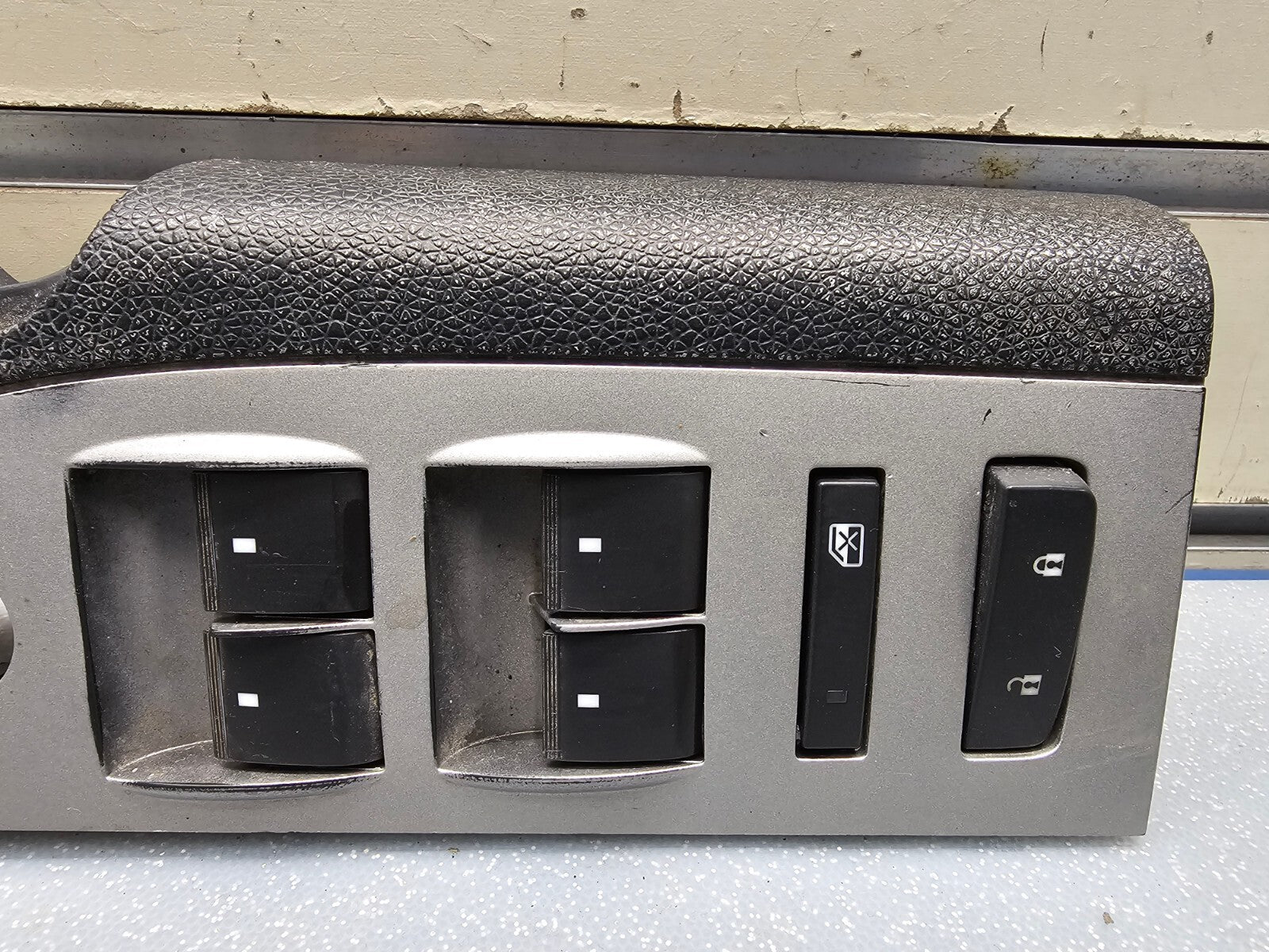 07-13 CHEVY SILVERADO SIERRA LEFT DRIVER MASTER POWER WINDOW SWITCH SILVER WS47