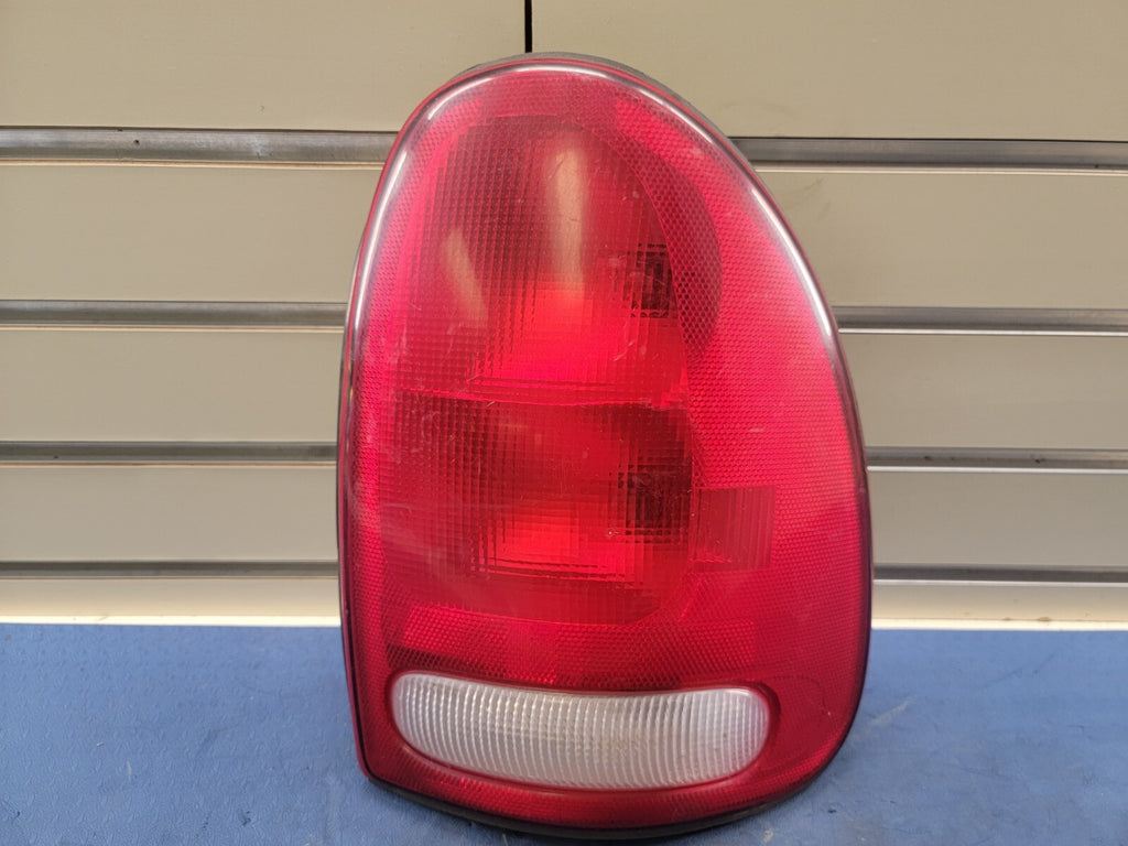 🔥1998-2003 Dodge Durango Tail Light Lens and Housing RIGHT