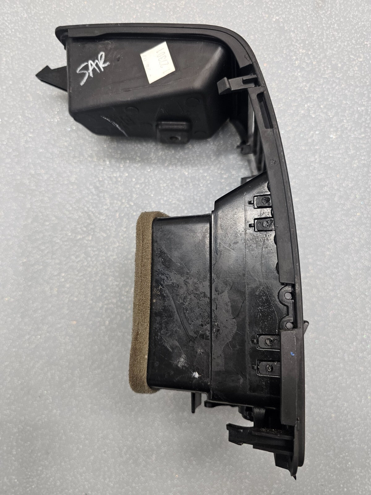 05-15 NISSAN TITAN ARMADA QX56 DASH FRONT CENTER RIGHT AIR VENT HEATER TRIM GRAY