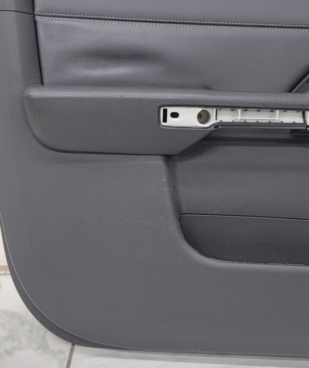 06-10 HUMMER H3 driver LEFT FRONT DOOR TRIM PANEL DARK GRAY OEM