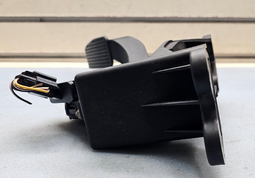 🔥2005-2008 Chrysler 300C Accelerator Pedal Assembly OEM