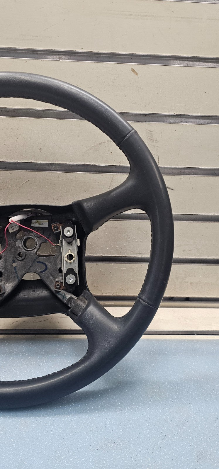 99-02 Chevy Silverado Tahoe Suburban Blazer SONOMA Steering Wheel Leather black