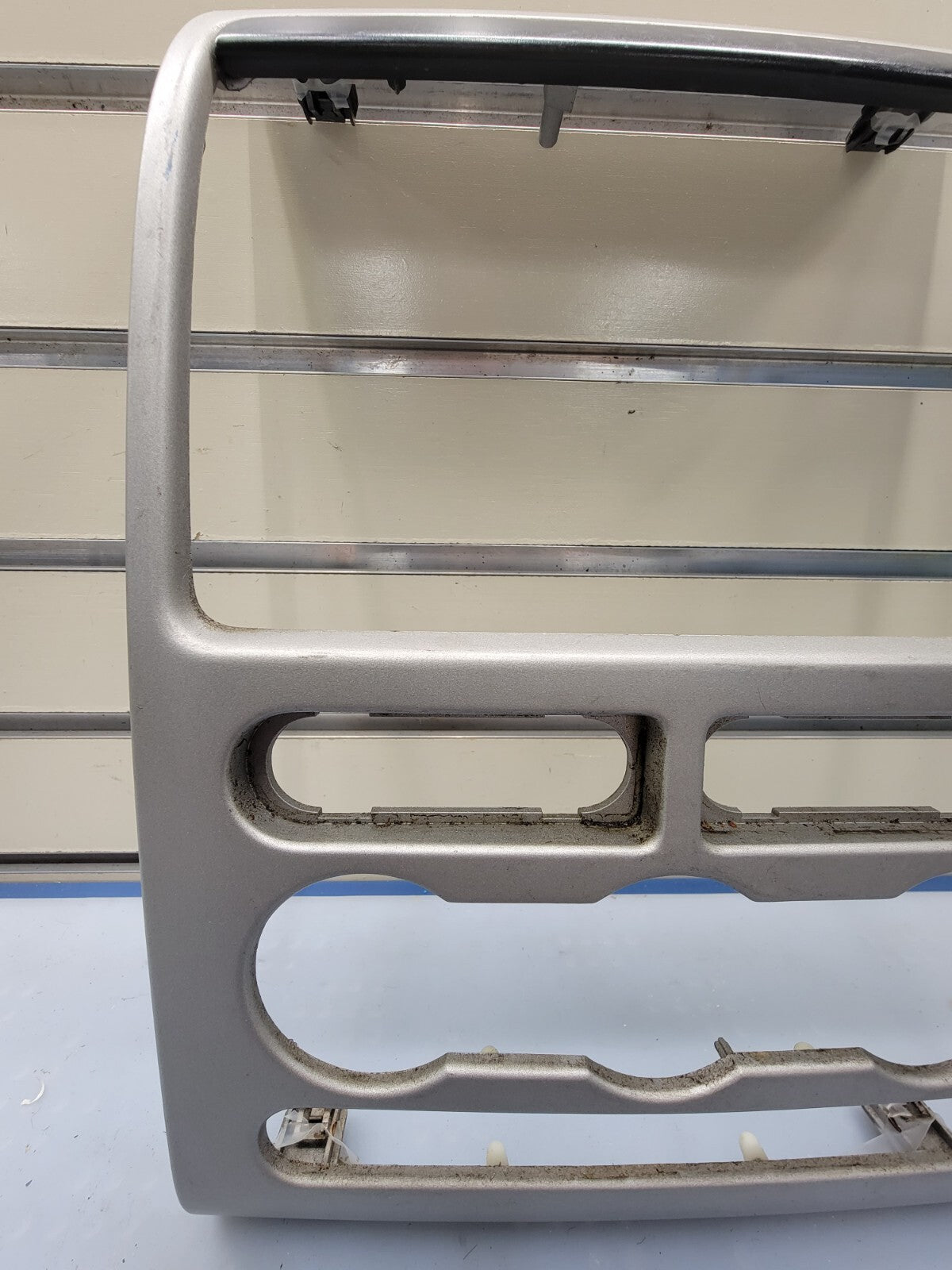 🔥2007 - 2010 Ford Edge Center Dash Bezel Radio Storage Climate Control Tan