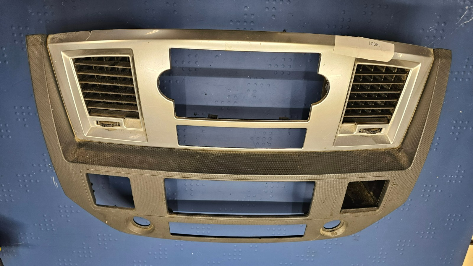 🔥06-08 Dodge RAM Dash RADIO Stereo Bezel Climate Trim Panel Silver/Grey B11
