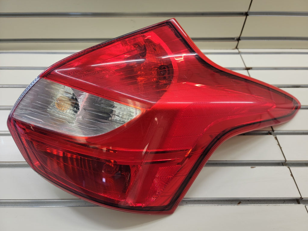 🔥2012-2014 Ford Focus Hatchback Tail Light taillight right passenger side