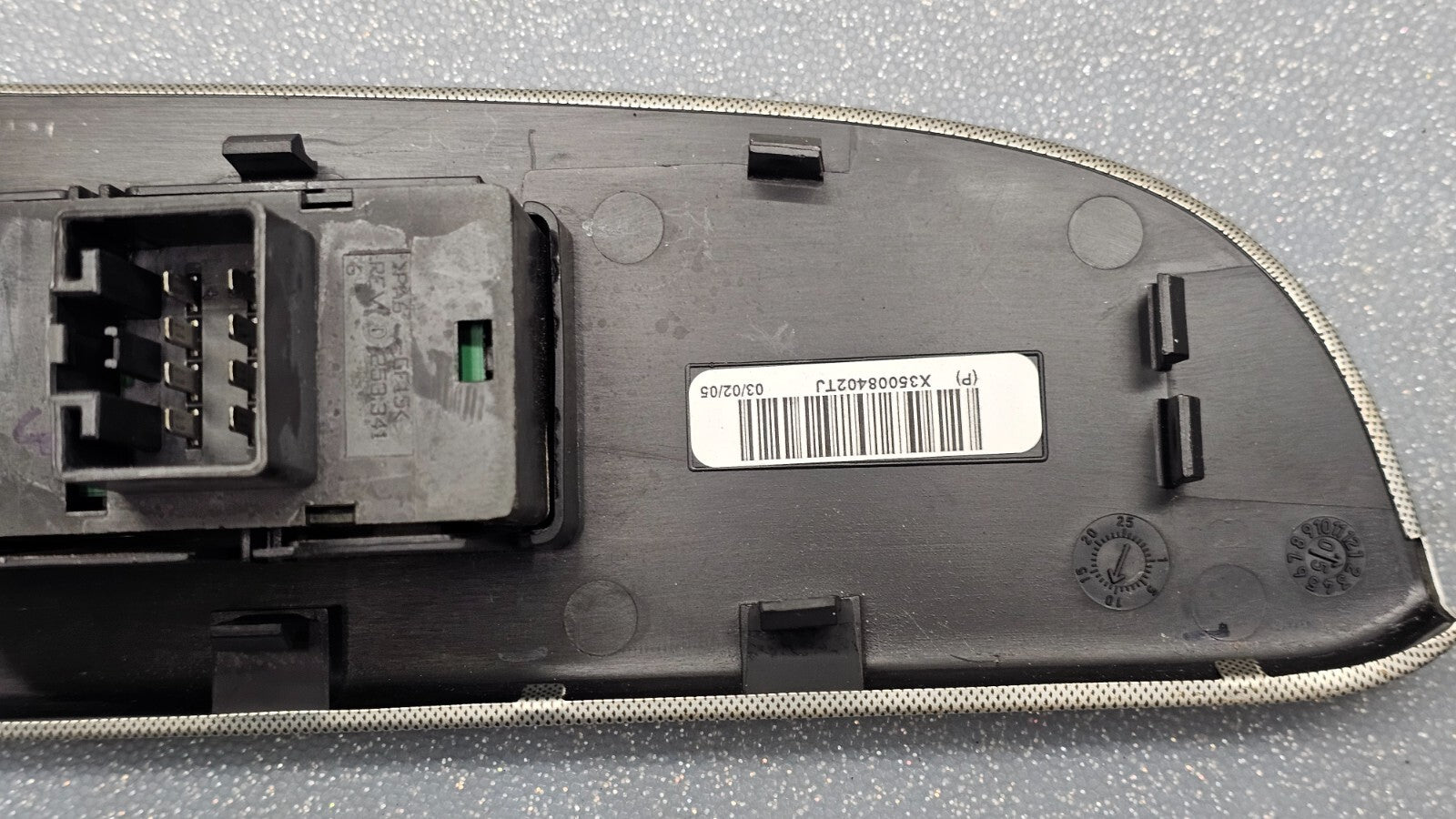 🔥05-10 JEEP Grand Cherokee Commander Right Passenger Power Window Switch Silver
