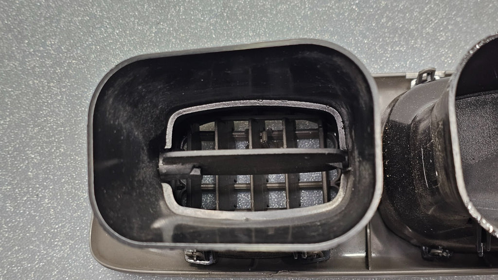 🔥03-09 Chevy Trailblazer EXT Center Dash Air Vent Heater Conditioning Gray OEM