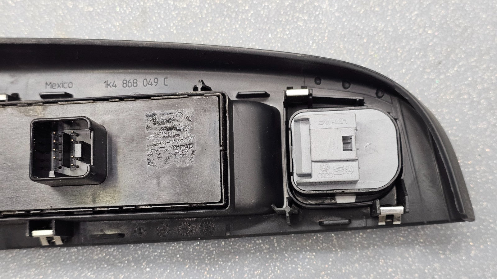 05-10 Passat Golf Jetta Rabbit Left Driver Door Master Power Window Switch Black