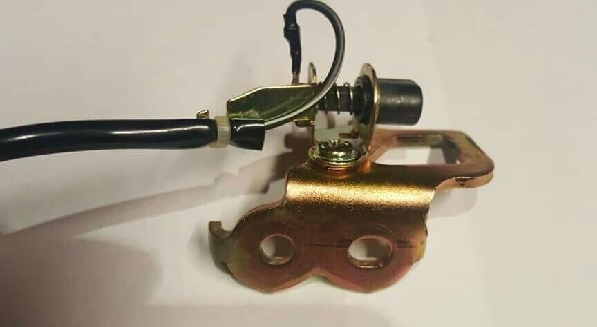 84-08TOYOTA Avalon Camry CorollaOEM trunk latch striker64620-06010 64621-1207/TC