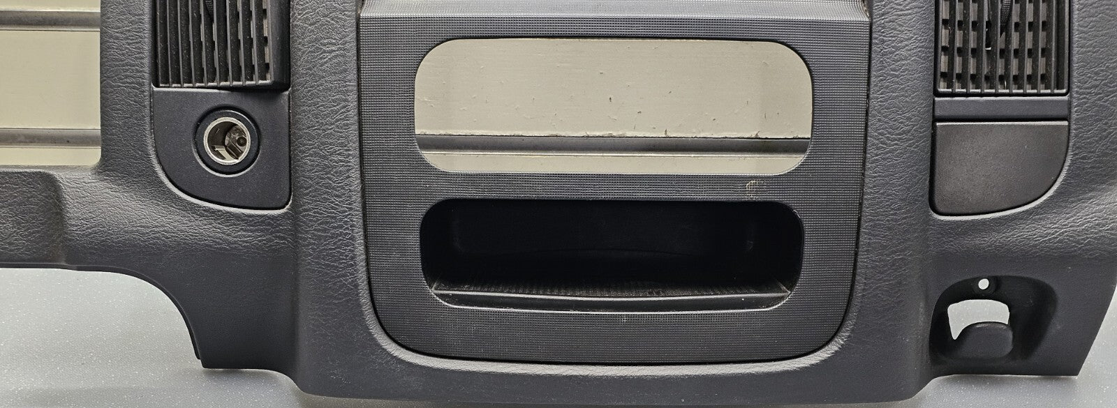 🔥02-05 Dodge RAM Dash RADIO Audio Stereo Bezel Climate Trim Panel Black B10