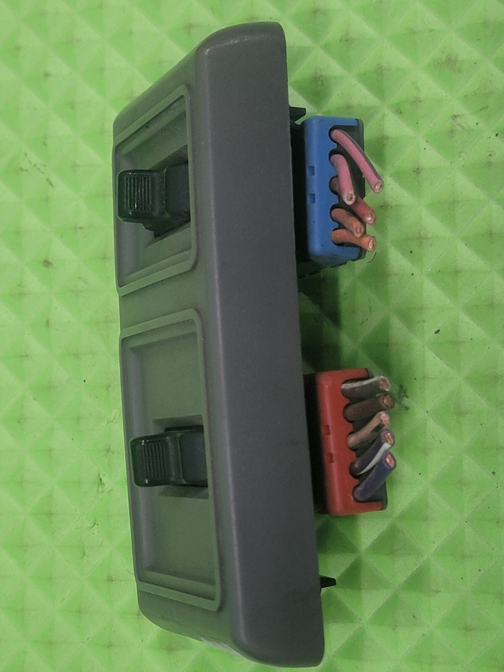 🔥94-96 DODGE DAKOTA 3.9 AT RIGHT FRONT WINDOW DOOR LOCK SWITCH Warranty GRAY