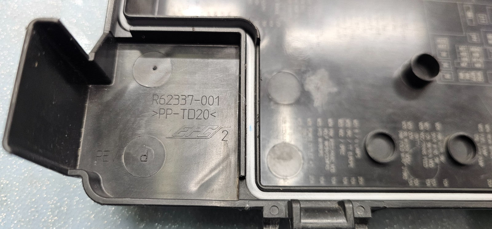 🔥11-14 Ram C/V Grand Caravan Fuse Relay Box Battery Cover Lid Junction Power 