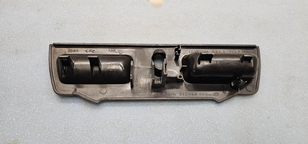 95-06 Silverado Sierra C/K 1500 2500 Center Console Jump Seat Lid Latch Assembly