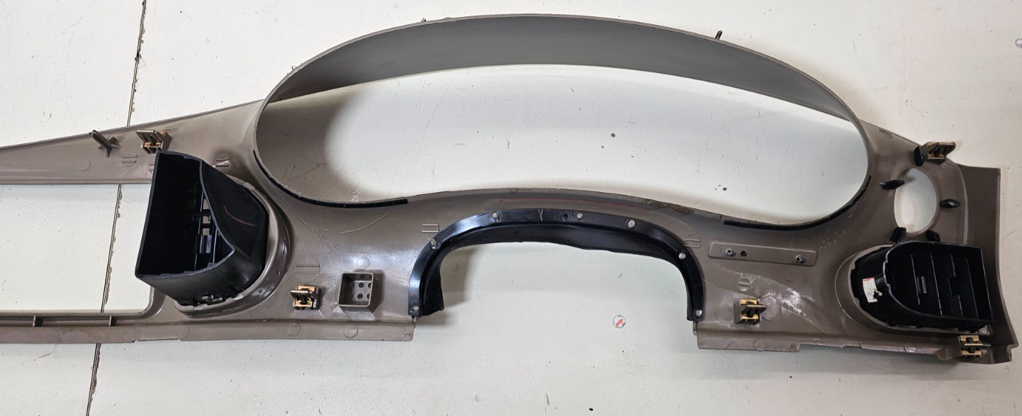 🔥97-04 Regal Dash Instrument Cluster Speedometer Tachometer Radio Bezel Gray