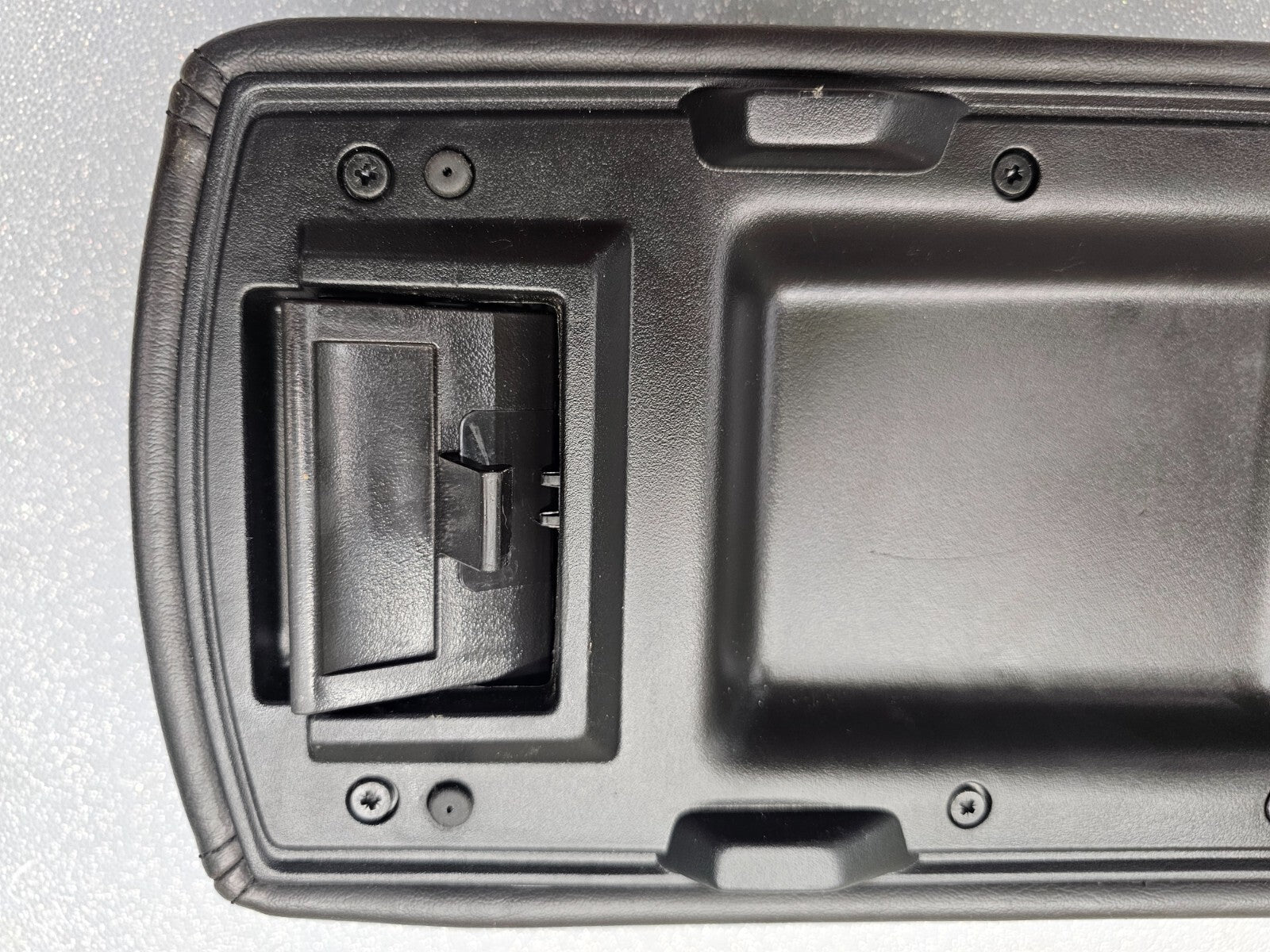 🔥06-14 CHEVROLET IMPALA CENTER CONSOLE ARM REST LID TOP PAD COVER BLACK LEATHER