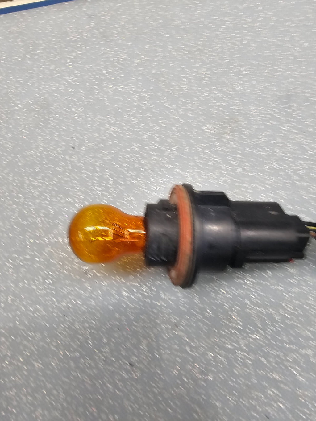🔥01-05 Chrysler PT Cruiser Turn Signal Light Marker Lamp Bulb Socket Flasher