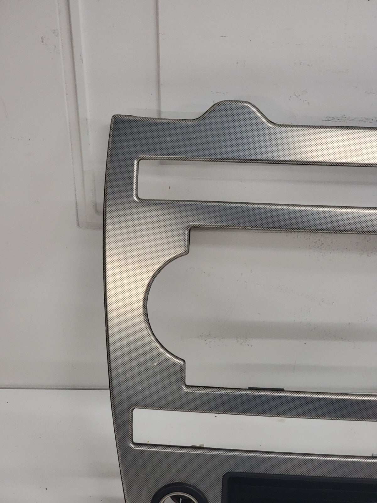 🔥2005-2006 JEEP GRAND CHEROKEE DASH PANEL RADIO SURROUND TRIM BEZEL OEM B70