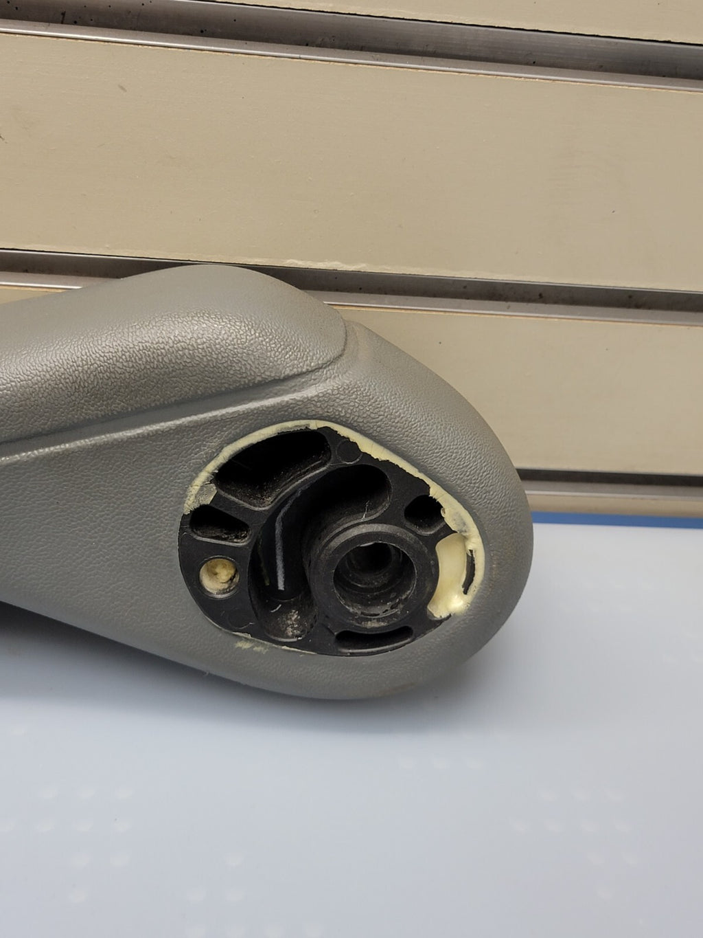 08-11 CARAVAN TOWN & COUNTRY LEFT DRIVER SIDE FRONT SEAT ARMREST LIGHT GRAY