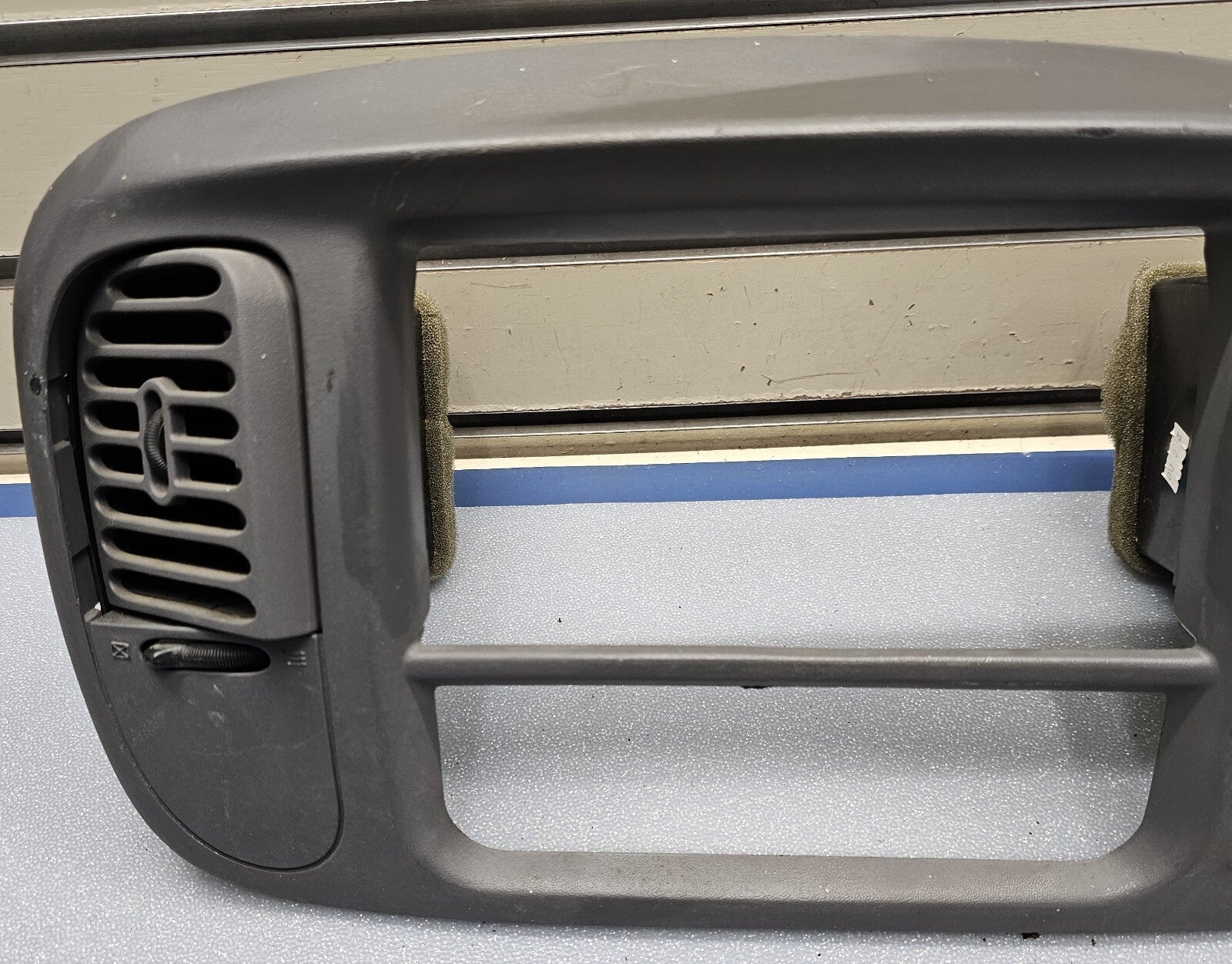 🔥1997-2003 Ford F150 Front Center Dash Radio BEZEL Trim Panel Dark Gray B1