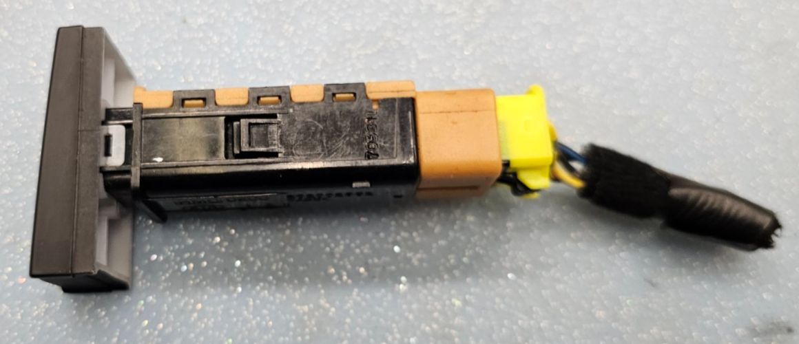 🔥09-12 HYUNDAI SANTA FE Rear Window Heating Heated Switch Button Assembly OEM