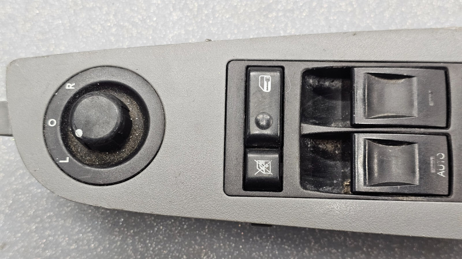 04-06 Charger Magnum Durango Dakota Left Driver Master Power Window Switch Gray
