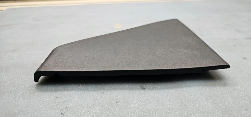 🔥99-06 Silverado Sierra Tahoe Yukon Passenger Side Dash End Cap Black