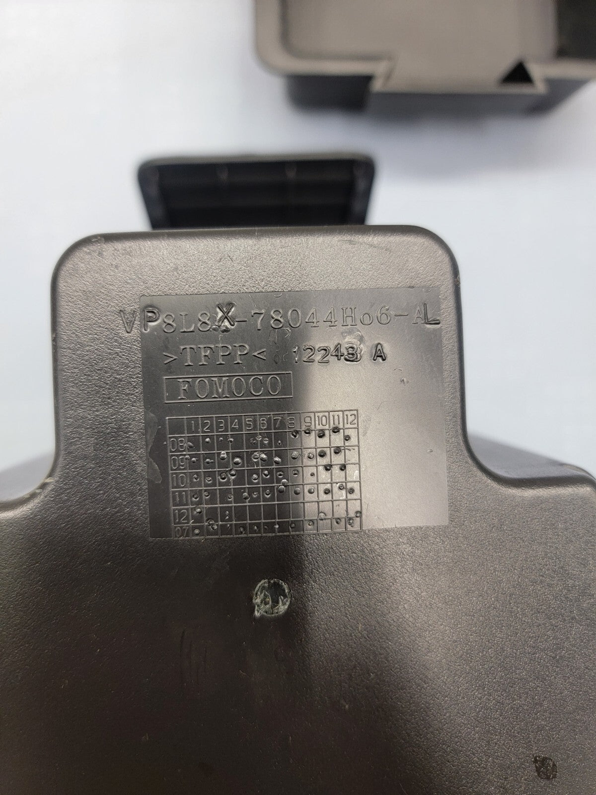 08-12 FORD ESCAPE/MERCURY MARINER CENTER CONSOLE STORAGE BIN BOX CUBBY OEM/FE