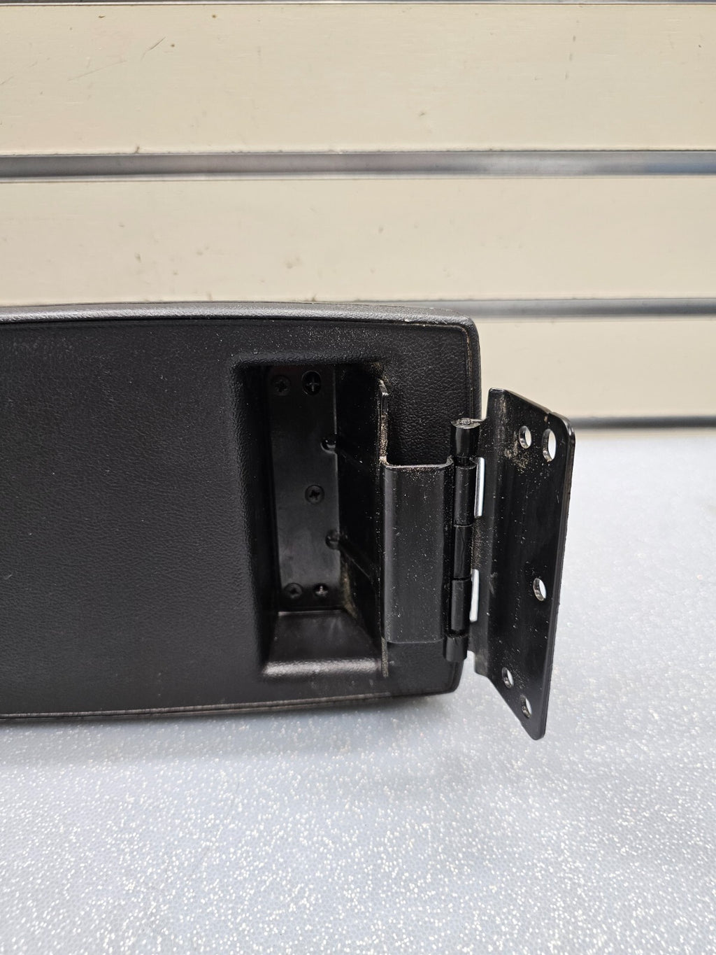 🔥04-12 GMC Canyon Chevy Colorado Center Console Arm Rest Lid BLACK OEM